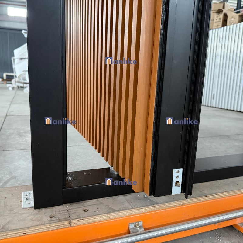 door adjustable sealing strip